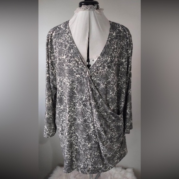 Rafaella Tops - 2X Tunic/ Blouse Rafaella Long Sleeve Black & White Floral Print crisscrossC5769